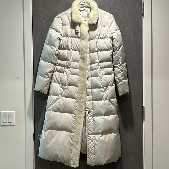 Like New! Long Cream Puffer Coat w/Faux Fur Lined Detachable Hood and Accents - Picture 6 of 9
